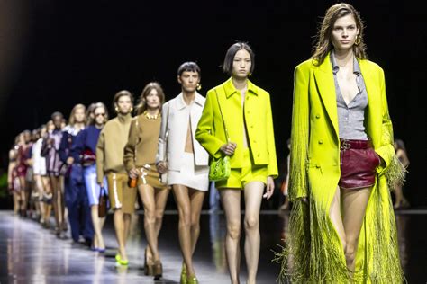 Fashion Week 2024 infos dates calendrier lieux défilés