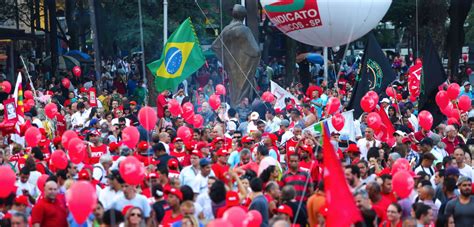 Manifesta Es Contra O Impeachment De Dilma Neste De Mar O Brasil