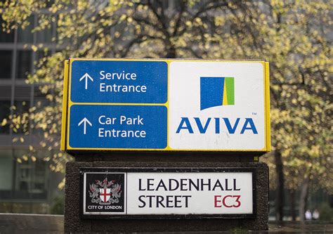 Executive pay rises should not outstrip staff salary bumps, Aviva warns