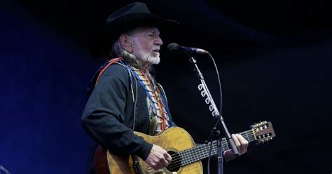 Willie Nelson Hits with New Studio Album 'Bluegrass' The Hype Magazine ...