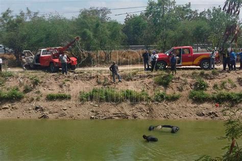 Hoy Tamaulipas Automovilista Derrapa Y Cae En Canal De Reynosa