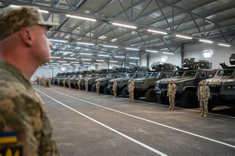 Бійцям 225-го ОШБ передали українську бронетехніку - Новини України ...