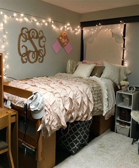 Pink And Gold Dorm Room Kent State University Pink Dorm Rooms Pink