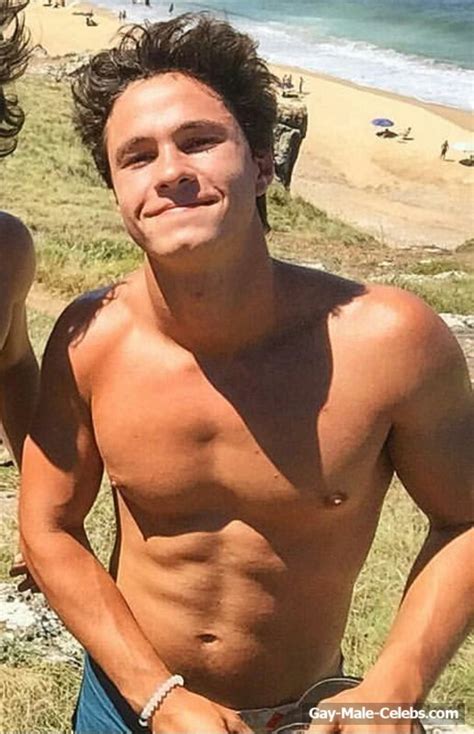 Leaked Mexican Actor Singer Michael Ronda Looks Hot Picture Gay