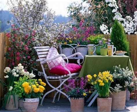 10 Tips to Start a Balcony Flower Garden | Balcony Garden Design ...