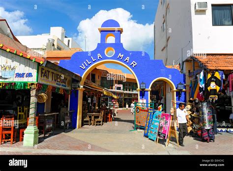 Shopping Area Cozumel Mexico Cruise Ship Port Stock Photo - Alamy