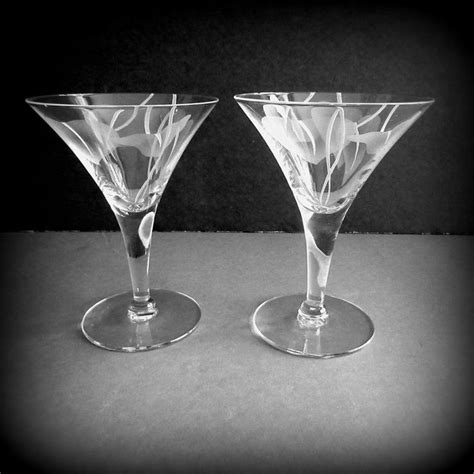 2 Dorothy Thorpe Crystal Stemware Flared Cordial Or Small 3 Ounce Martini Glasses With Original