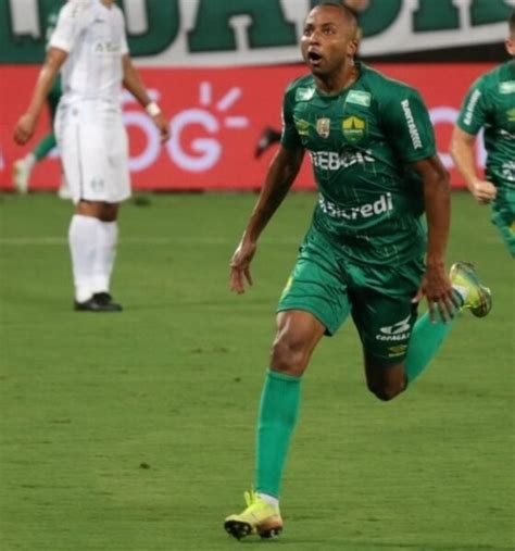 Confiança anuncia contratação de atacante Willians Santana ex Cuiabá