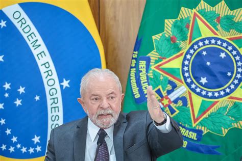 Lula cria grupo de trabalho para elaborar proposta de valorização do