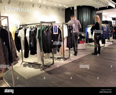 Descubrir 76 Imagen Calvin Klein Clearance Store Orlando