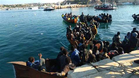 Record Di Sbarchi A Lampedusa Dopo Che La Francia Ha Blindato I Confini