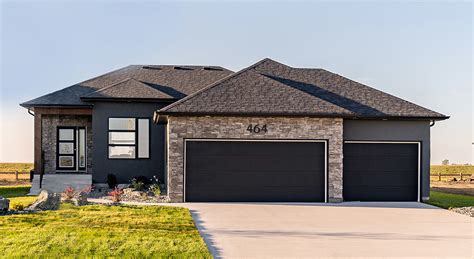 Triple Garage Homes In Edmonton And Surrounding Area