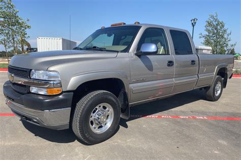 No Reserve 34k Mile 2002 Chevrolet Silverado 2500hd Ls Crew Cab 8 1l 4x4 For Sale On Bat