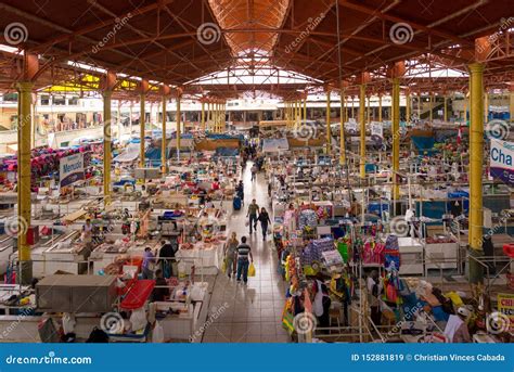 SAN CAMILO MARKET PLACE VIEJO TRADICIONAL EN AREQUIPA PERÚ Imagen de