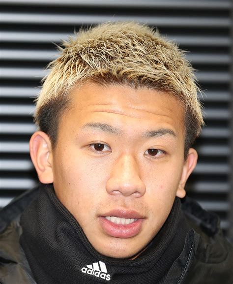 【jリーグ】ヴィセル神戸のdf初瀬亮が喜び爆発でスポンサー看板蹴り上げ！ スポーツフォン