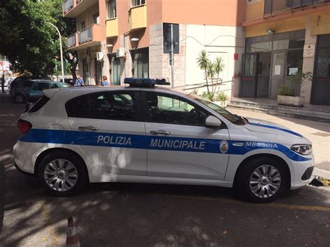 Messina Arrivano Sette Nuove Auto Per La Polizia Municipale Foto