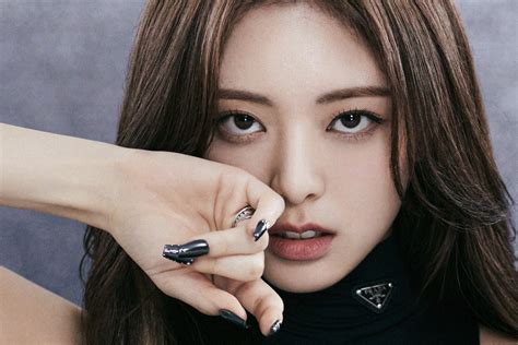 Soompi On Twitter ITZY S Yuna Rounds Out Group S Mesmerizing