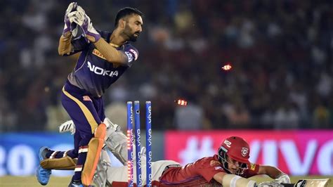 KXIP Vs KKR Dinesh Karthik Reveals Reason Behind Animated Team Chat