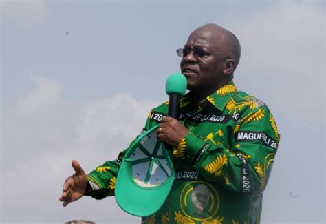 RAIS DK JOHN POMBE MAGUFULI AZUNGUMZA NA WANANCHI WA MANZASE JIMBO LA