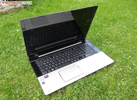 Breve análisis del Toshiba Satellite L70 B 130 Notebookcheck org Analisis