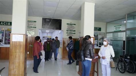 Denuncian falta de camas en Hospital Obrero Nº4 de la CNS en Oruro eju tv