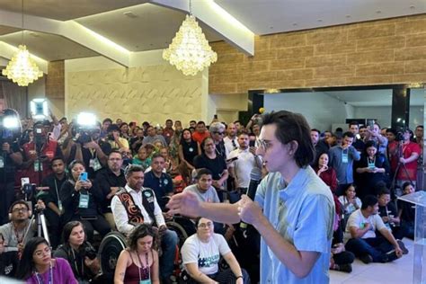 Amom lança pré candidatura a prefeito e promete bater forte na gestão