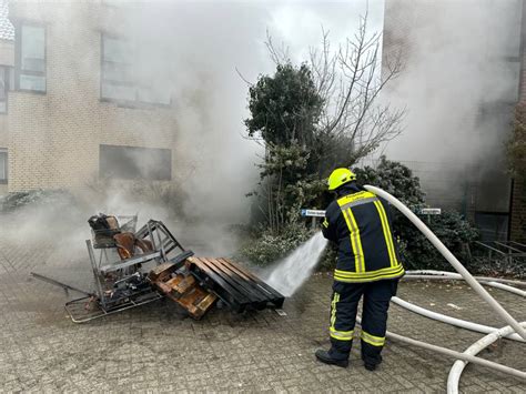 Feuerwehr löscht Brand in Ladenlokal in der Lohner Innenstadt