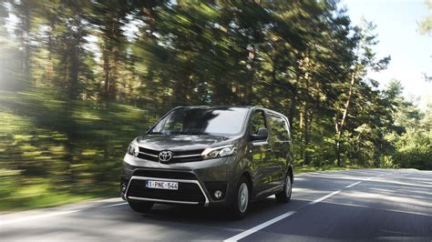 Toyota Proace Verso el rival más directo de los Mercedes Clase V y