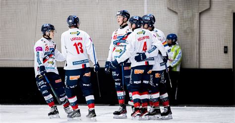 Bandy Edsbyn första lag att ta poäng av Villa SVT Sport