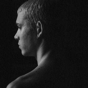 EroCaddeo – luglio lyrics (English Translation) | Plyric