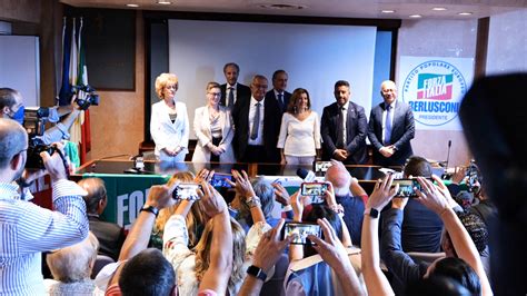 FORZA ITALIA PRESENTA LE LISTE