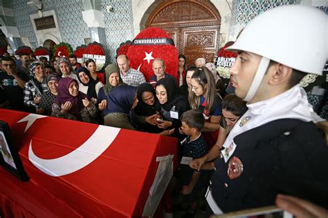 Şehit polis memuru Sedat Gezer son yolculuğuna uğurlandı