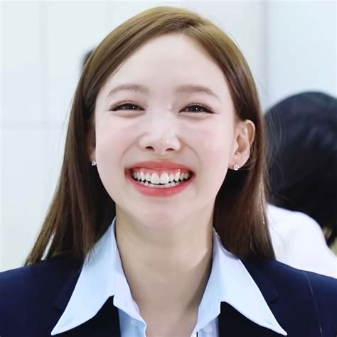 Gummy Smile Eye Pictures Smile Teeth Nayeon Twice Im Nayeon Kpop