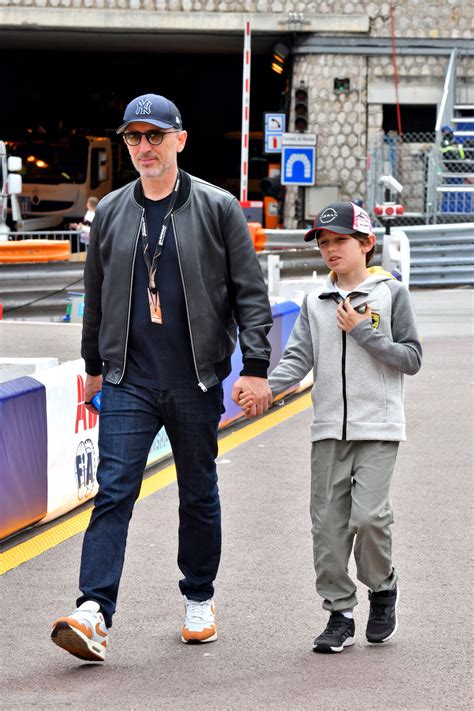 Photo Gad Est Galement Papa De Rapha L Gad Elmaleh Et Son Fils