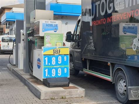 Cremona Sera La Benzina Torna Su I Distributori In Citt Sopra O