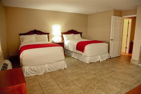 LAKE GRASSY INN & SUITES $80 ($̶9̶9̶) - Updated 2018 Prices & Motel ...