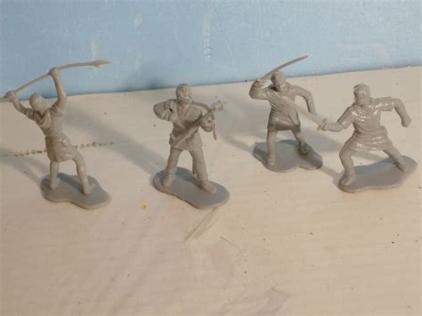 4 Medieval Robin Hood Figures 1 32nd 4592973147