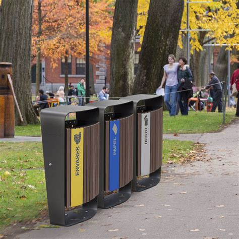 Public trash can - MALAGA - CERVIC ENVIRONMENT - metal / wooden