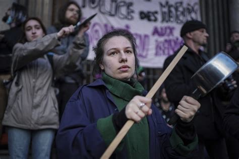 Zehntausende Protestieren In Frankreich Erneut Gegen Rentenreform