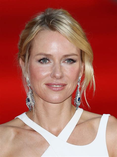 Foto Naomi Watts brilha na première do filme Diana em que