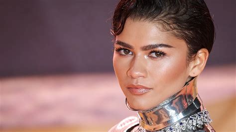 Zendaya Bares All On The Dune Premiere In Mugler S See Through Robot