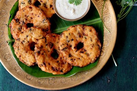 keerai vadai with urad dal, how to make keerai vadai recipe