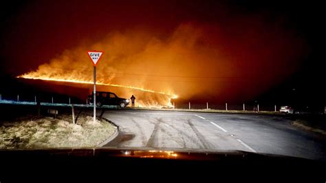 Saddleworth Moor blaze - fire crews on standby to tackle 'hot spots ...