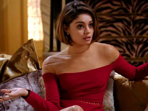 Tule Nude Em Alta Siga As Dicas E Aprenda A Usar Os Looks Transparentes De Amora Estilo TV