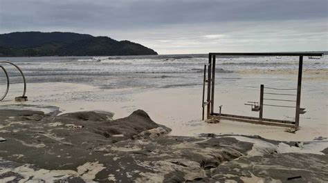 Frente Fria Causa Ressaca E Mar Avança Sob Avenida No Litoral De Sp