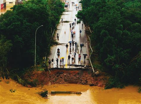 Comitiva federal visita o Vale e garante apoio para reconstrução de