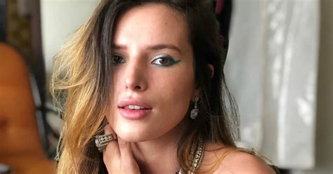 La provocativa Bella Thorne quién es la ex chica Disney que se declaró