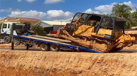 Wow Loading Bulldozer On Truck Equipment Youtube