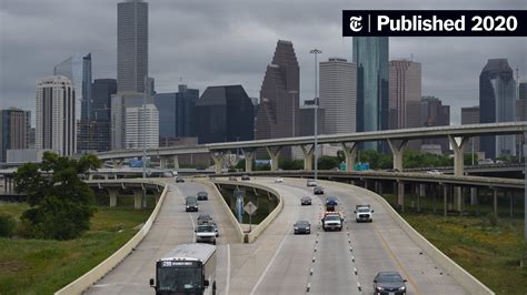 On America’s Busiest Highways, the Virus Leaves an Open Road - The New