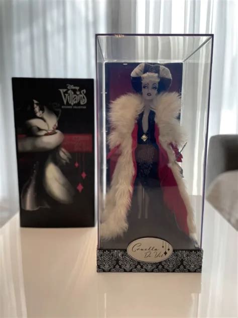 CRUELLA DE VIL DISNEY Villains Designer Collection Doll Limited Edition